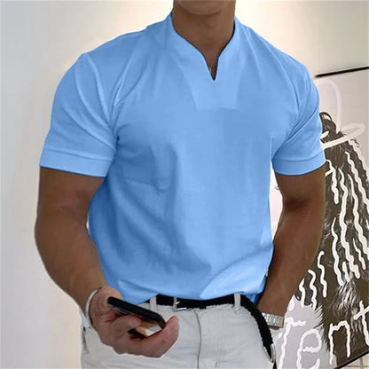 Atmungsaktives Herren Fitnessshirt mit V-Ausschnitt –  Timo