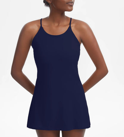 Aktives Sportkleid mit integrierten Shorts und Taschen – Liana