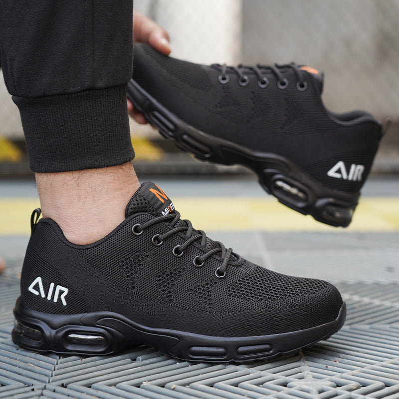 Schwarze Herren-Sneaker, atmungsaktiv, mit Luftpolstersohle, ideal für Sport und Freizeit.