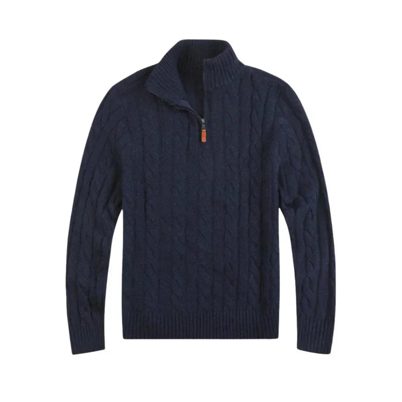 Dunkelblauer Herren-Strickpullover mit Zopfmuster und Reißverschluss, warm und stilvoll.