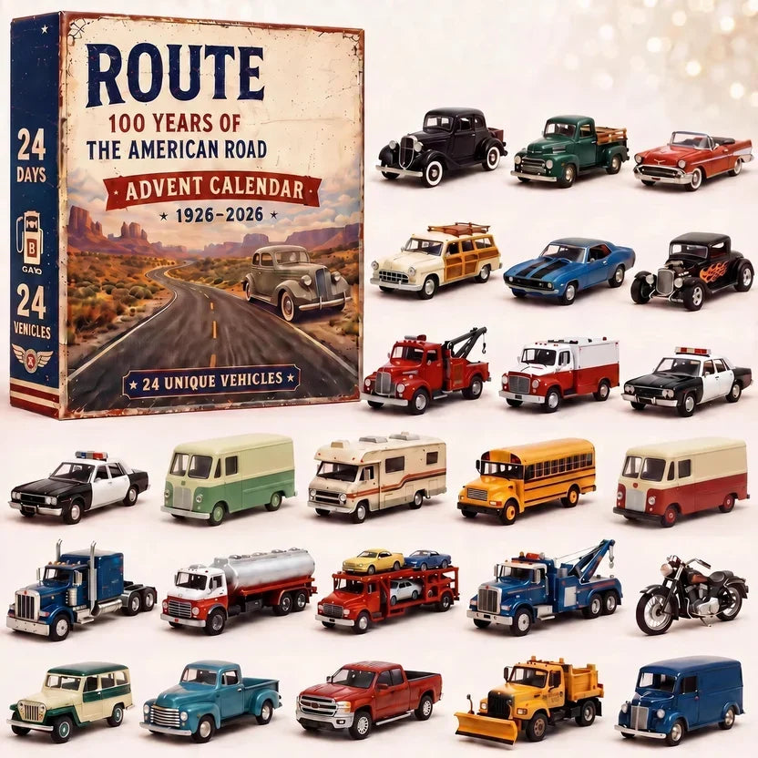 Schachtel mit Straßenmotiv, daneben Oldtimer, Einsatzfahrzeuge, Wohnmobil, Schulbus, Lkw und ein Motorrad als Miniaturen 6