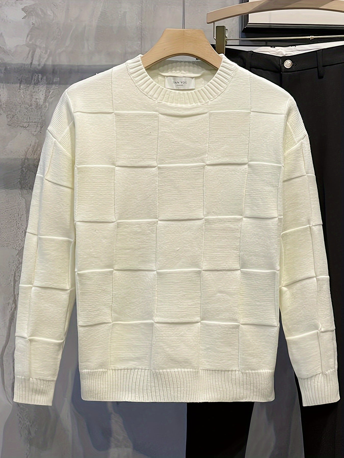 Weiße Strickpullover mit Karomuster, Herrenmode, Baumwolle, elegant, lässig, Herbstmode.