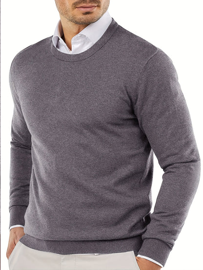 Grauer Herrenpullover aus Baumwolle, klassischer Rundhalsausschnitt, eleganter Freizeitlook.
