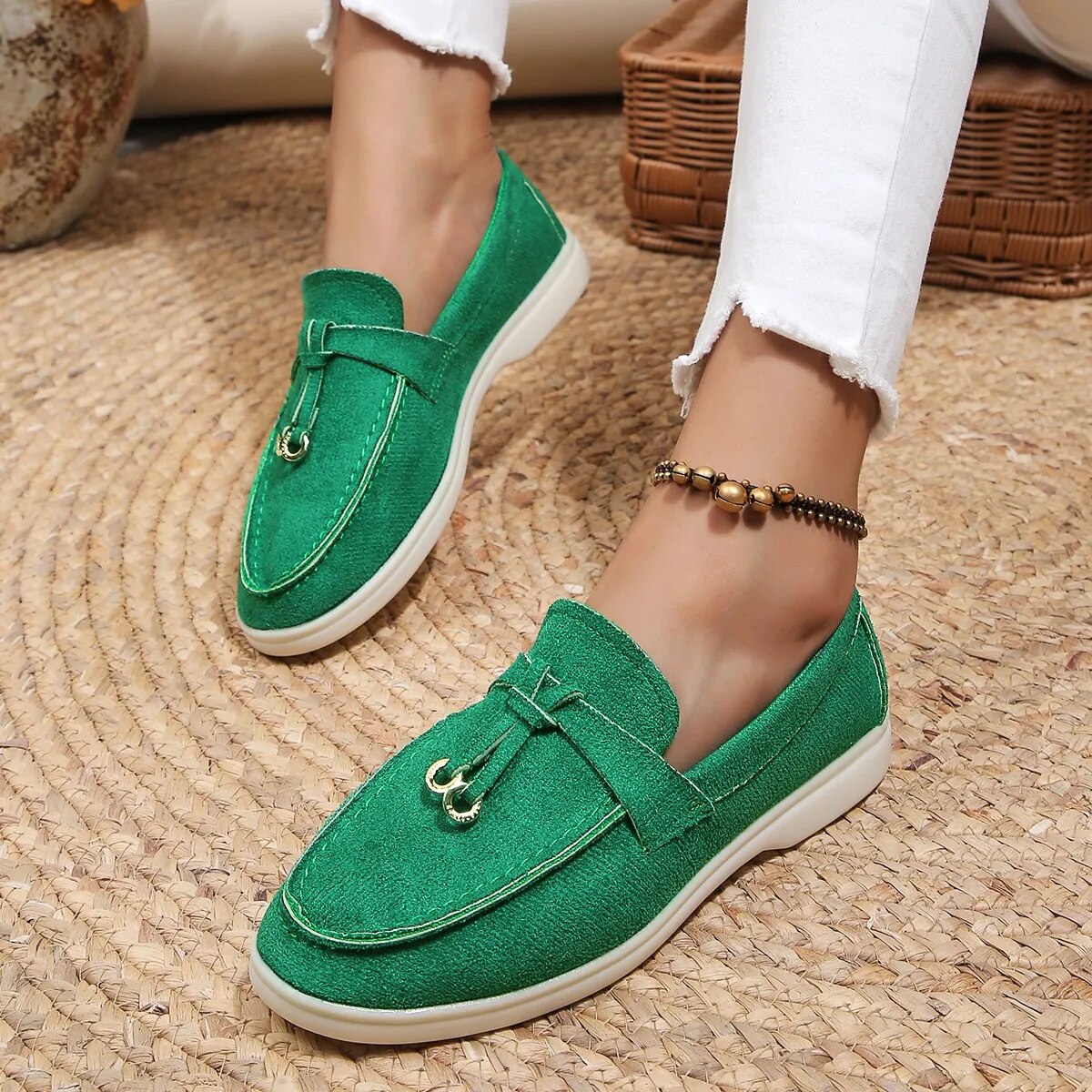 Grüne Damen-Loafers aus Leder, Slip-On, modisch, bequem, ideal für Frühling und Herbst.