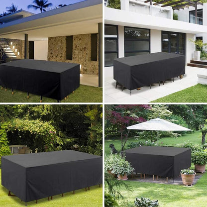 Schwarze Terrassenmöbelabdeckung über Gartenmöbeln auf Terrasse und Rasen.
