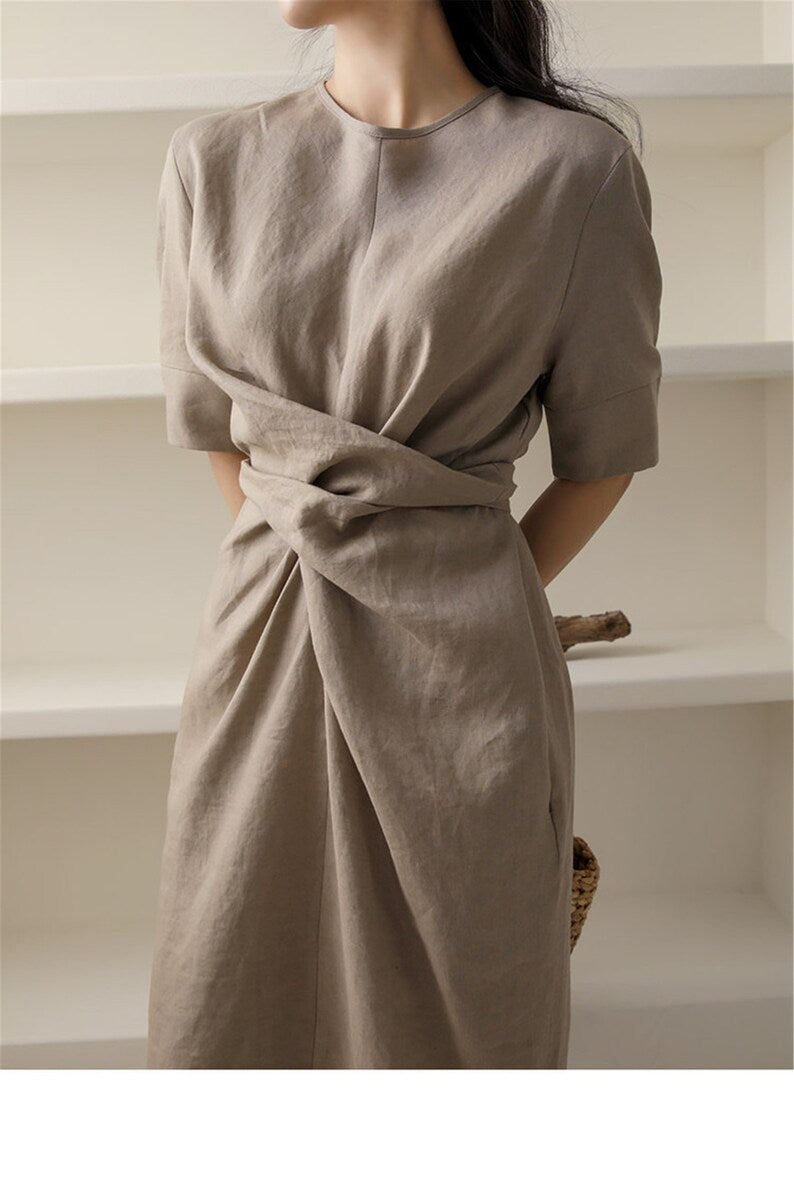 Leichtgewicht Khaki Herbstkleid mit verstellbarem Bund – Isalie