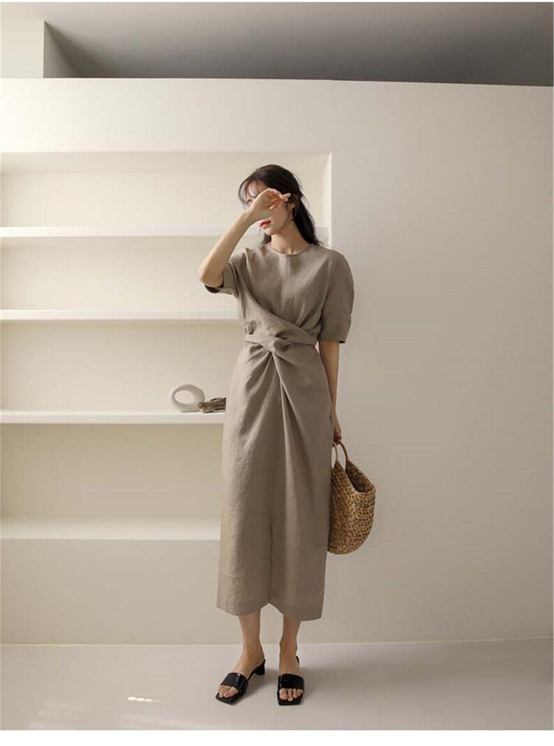 Leichtgewicht Khaki Herbstkleid mit verstellbarem Bund – Isalie