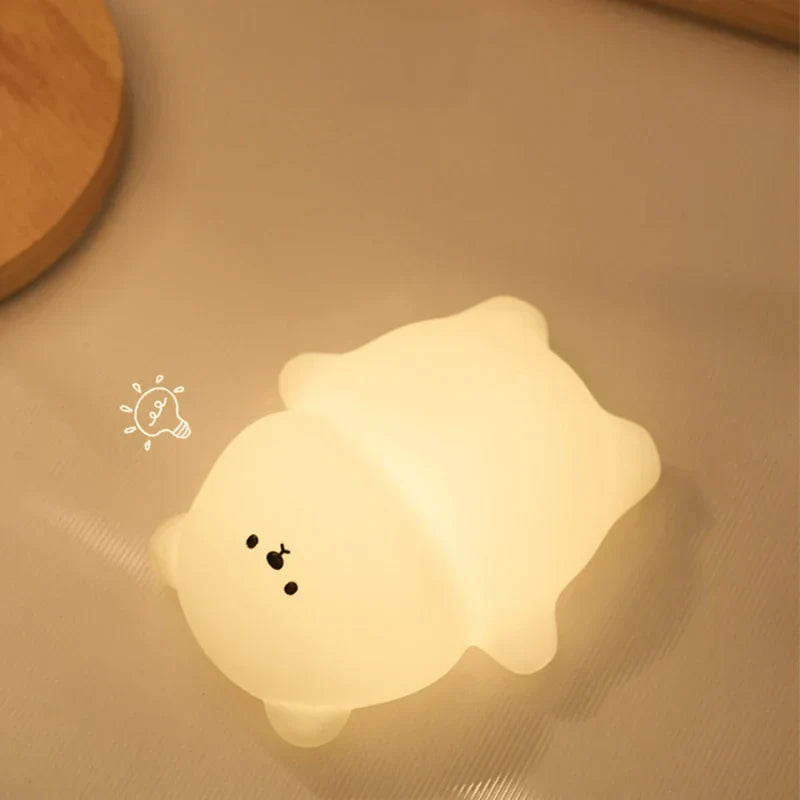 Nachtlicht Bär Form, warmweiß, LED, Kinderzimmer, energiesparend, niedlich, Dekoration.
