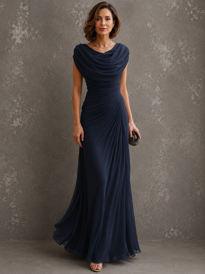 Beiges Maxikleid mit drapiertem Ausschnitt und fließendem Rock, weitere Ansicht