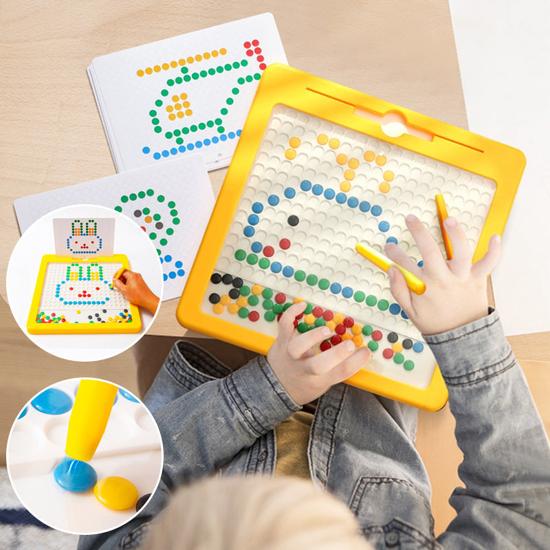 Kinderspielzeug Mosaik Steckspiel, gelber Rahmen, bunte Steckperlen, kreative Lernaktivität.