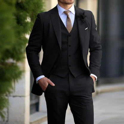 Klassischer schwarzer Herrenanzug, dreiteilig, Slim Fit, formell, ideal für Hochzeit oder Business.