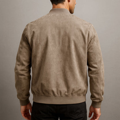 Beige-braune Herrenjacke aus Wildlederimitat von hinten, detail.