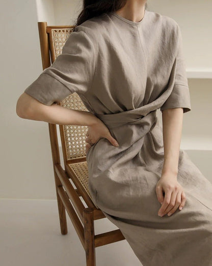 Leichtgewicht Khaki Herbstkleid mit verstellbarem Bund – Isalie