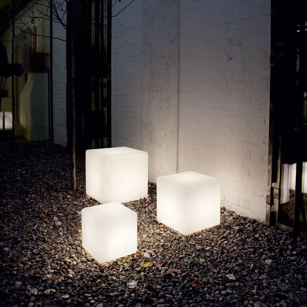 Leuchtwürfel Gartenbeleuchtung, weiß, modern, LED, quadratisch, Außenbereich, dekorativ, energieeffizient.