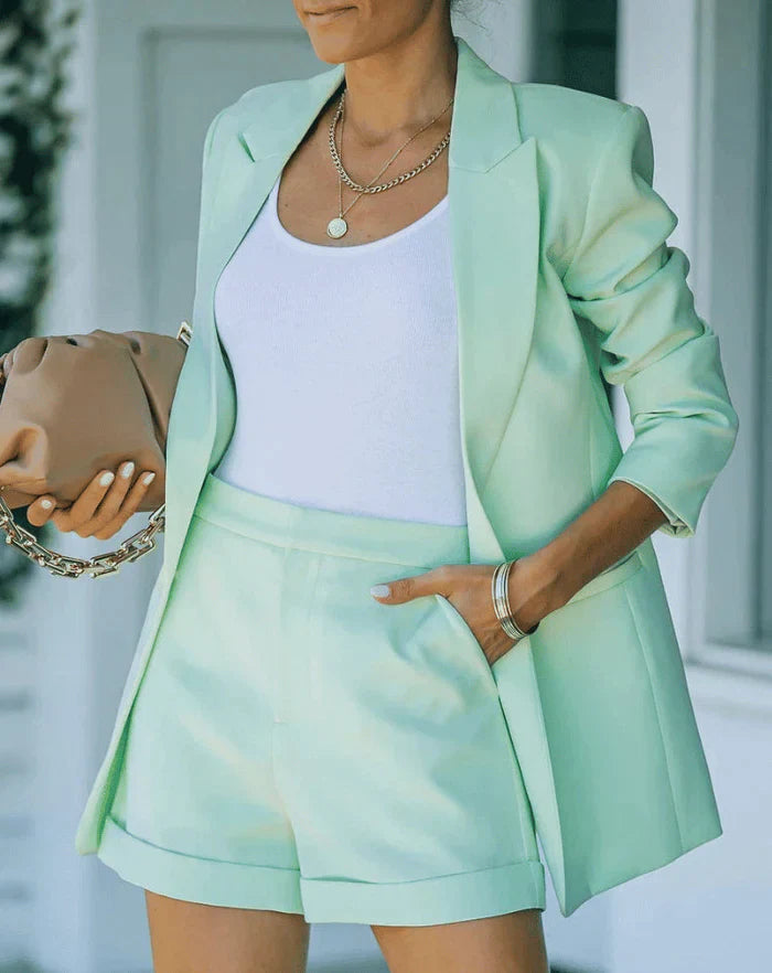 Herbstlicher Blazer-Zweiteiler mit Shorts – Vielseitig & Stilvoll – Larissa
