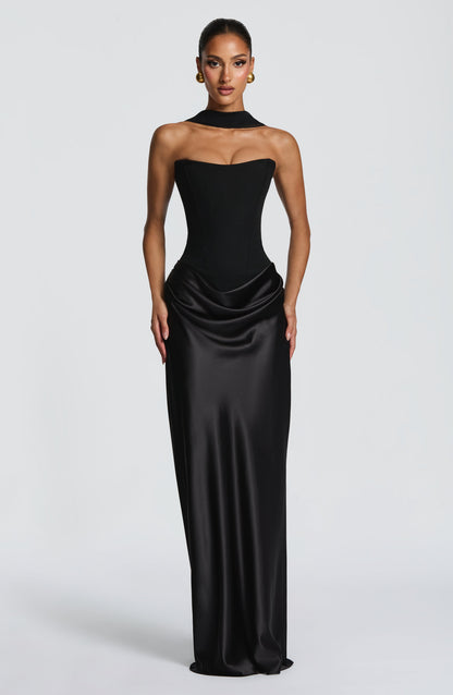 Schwarzes trägerloses Korsett-Maxikleid mit Satinwasserfallrock und Halsband, Frontansicht 20