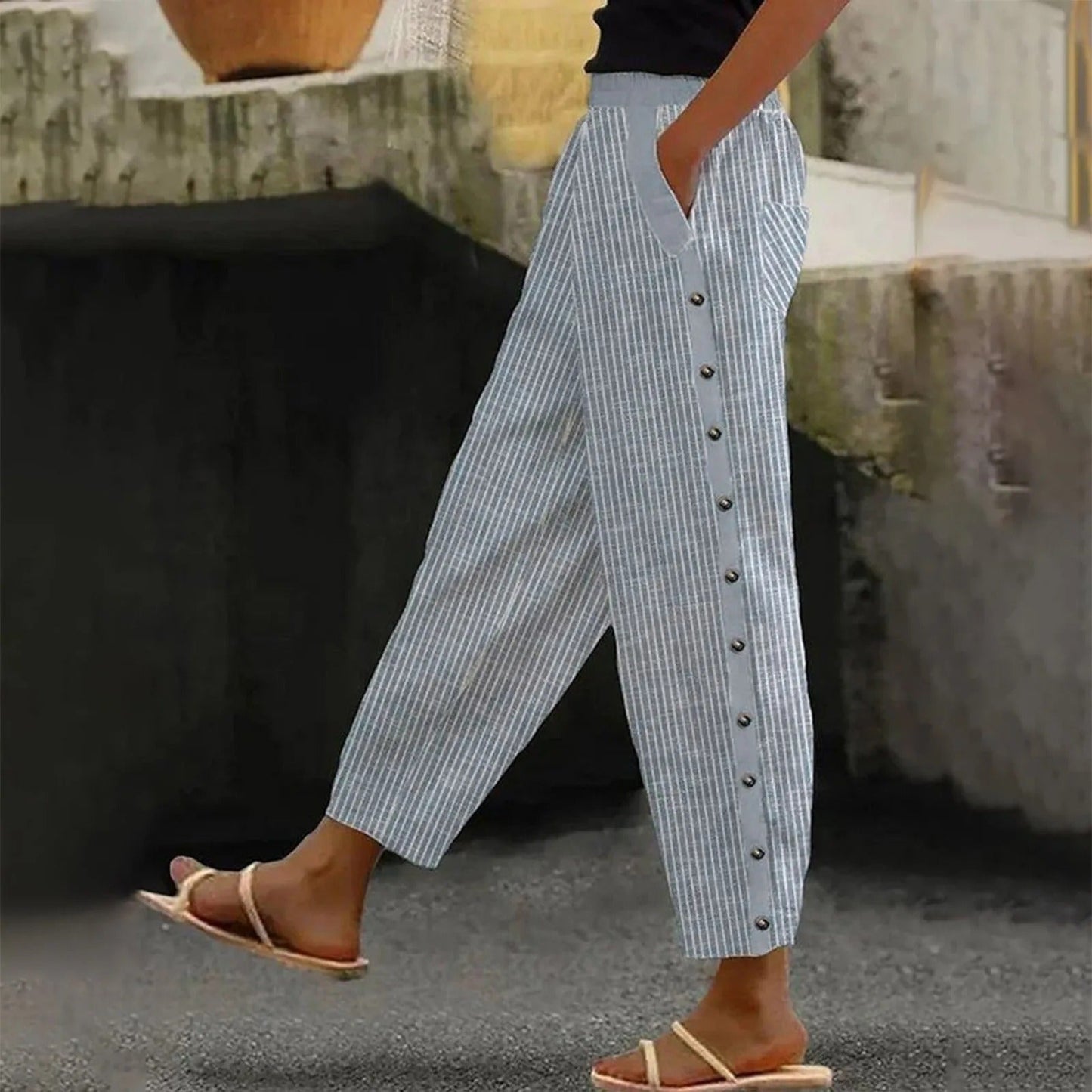 Gestreifte High-Waist Damen Hose mit Zierknöpfen – Herbstzauber Florence