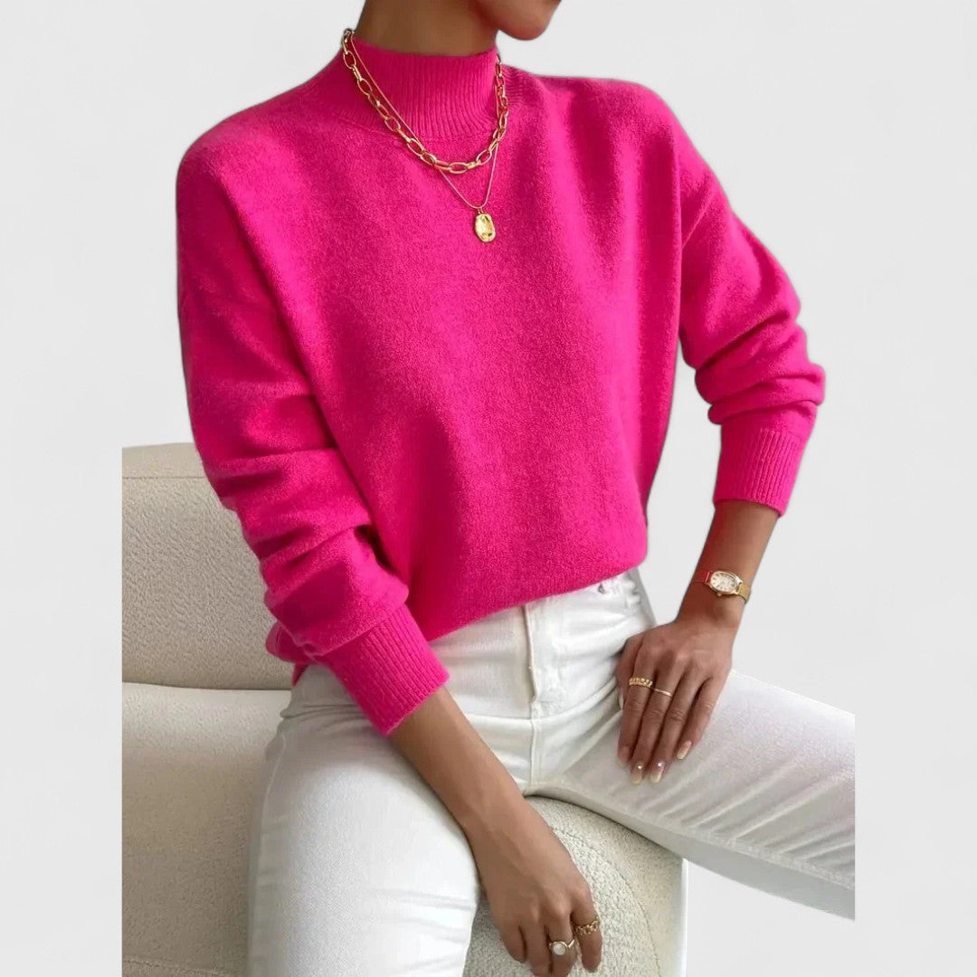 Damen Pullover in Pink mit Polokragen und weißer Jeans, another view.