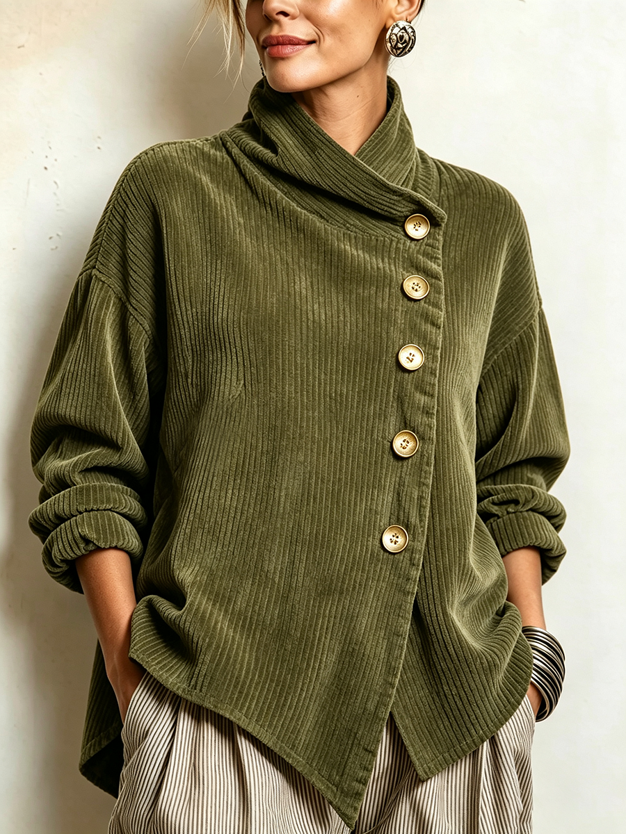 Olivgrüner Damen-Cord-Sweater mit asymmetrischer Knopfleiste, drapiertem Schalkragen und feiner Cordstruktur