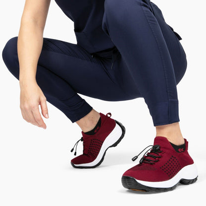 Damen Sneaker, rot, atmungsaktiv, rutschfest, bequem, für Sport und Freizeit.