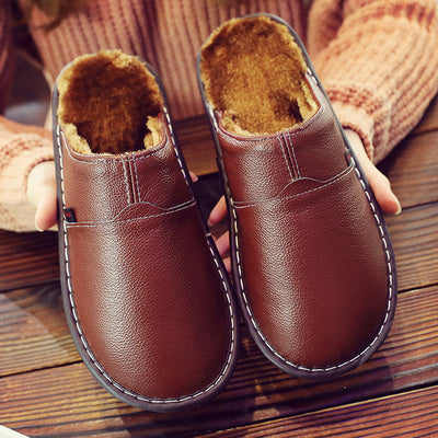 Braune Lederhausschuhe mit Plüschfutter, warm, unisex, ideal für Winter, Indoor-Nutzung.