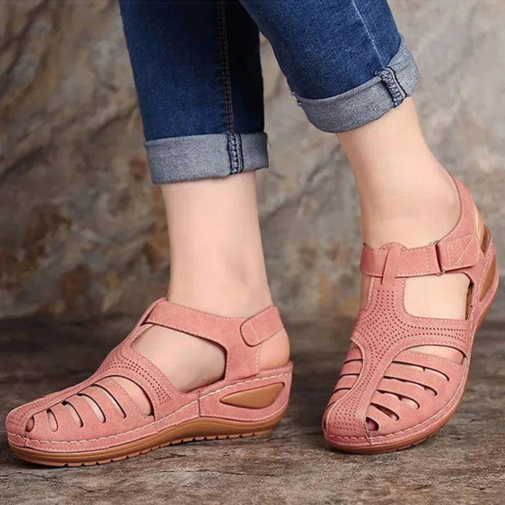 Rosa Römersandalen aus Leder für Damen, bequem, modisch, Sommer, Freizeitkleidung.