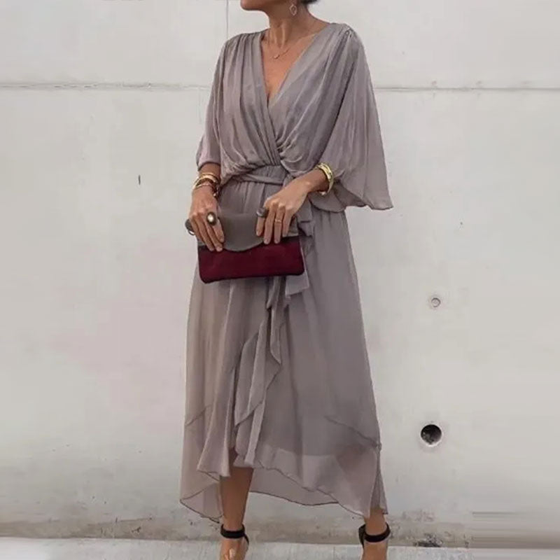 Losfallende Maxi-Kleid mit V-Ausschnitt – Elara