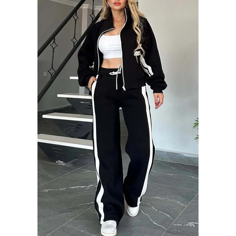 Beiges Damen-Set mit Kontraststreifen, eine weitere Ansicht mit offener Jacke und weiter Hose
