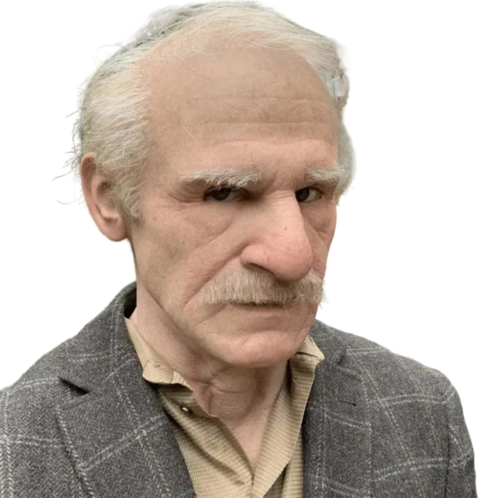 Realistische Gesichtsmaske eines älteren Mannes in Beige, Braun, Grau und Weiß, Dreiviertelansicht.