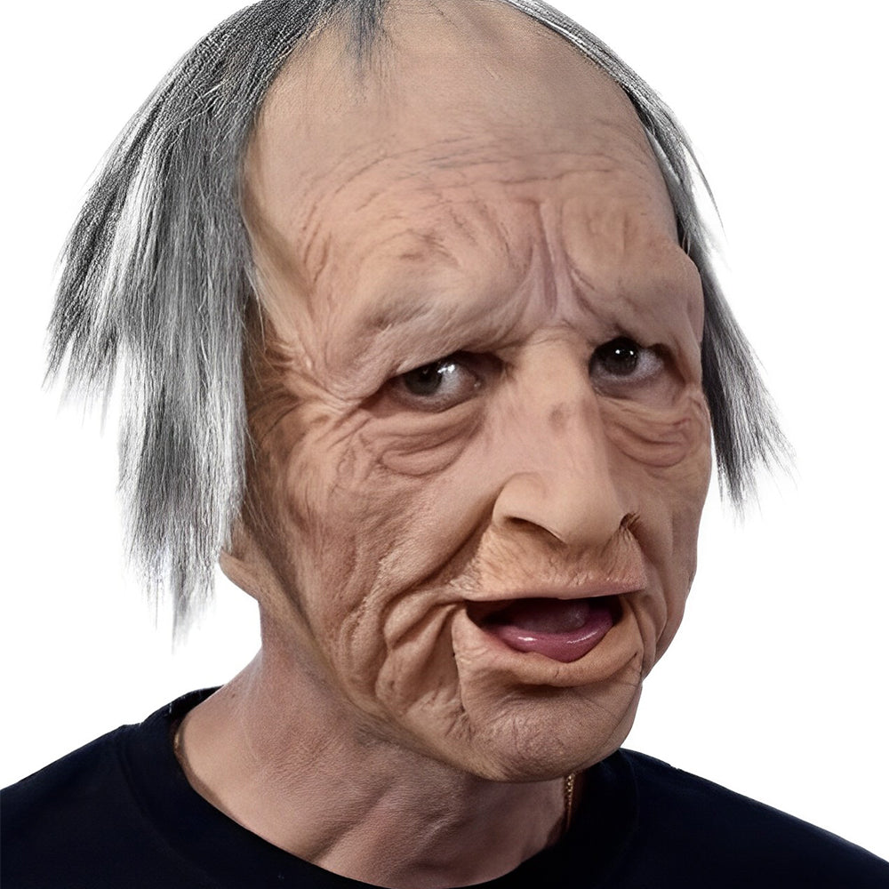 Realistische Gesichtsmaske eines älteren Mannes in Beige, Braun, Grau und Weiß, getragen, mit leicht geöffnetem Mund.