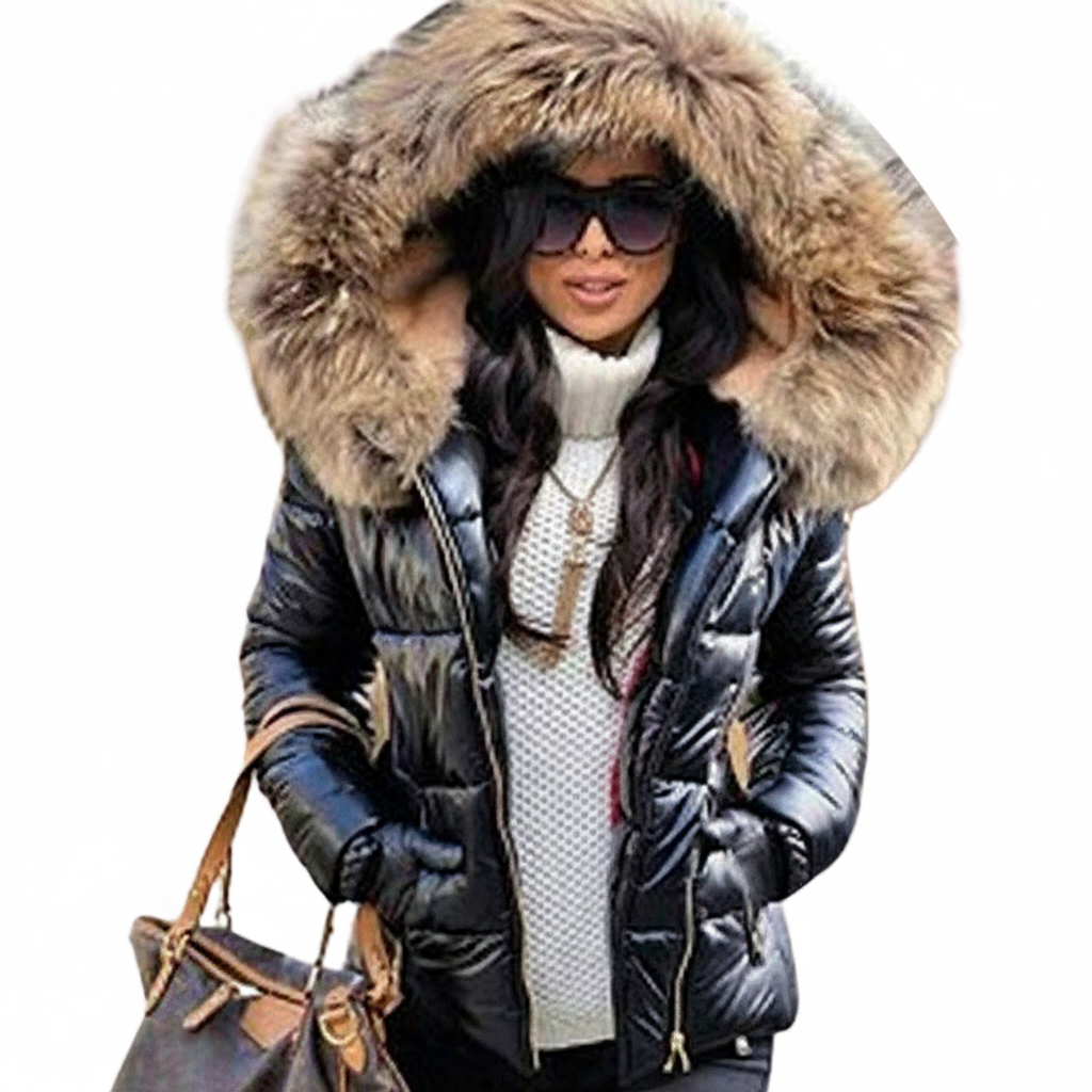 Schwarze Steppjacke mit großer brauner Fellkapuze, getragen mit Rollkragenpullover