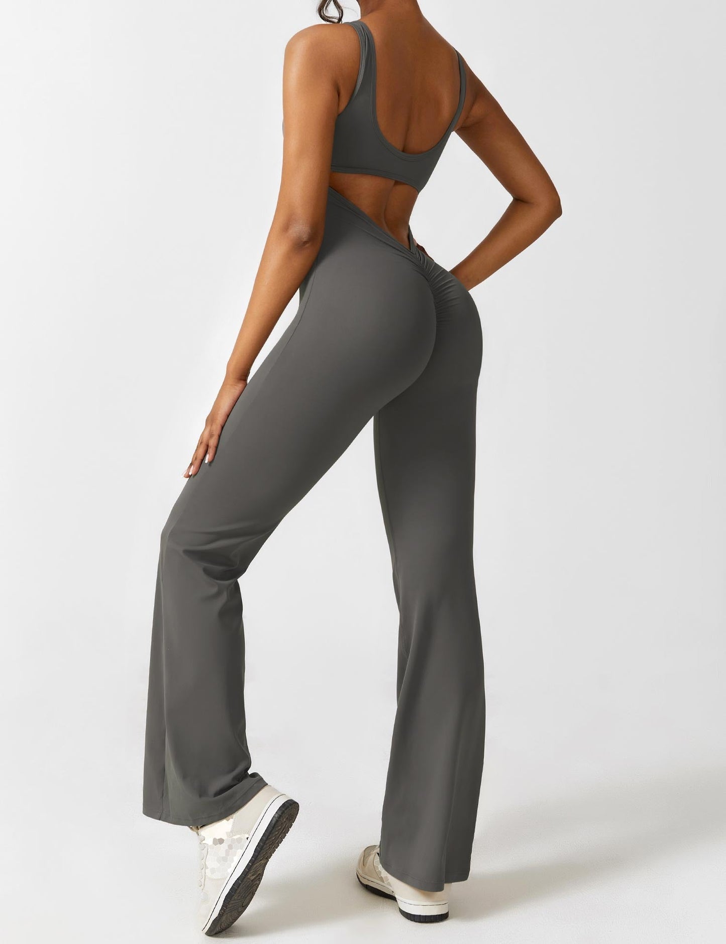 Rückenfreier Jumpsuit mit Schlaghose – Liv